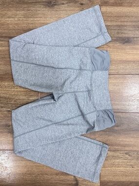 Lululemon Leggings size 6 cropped